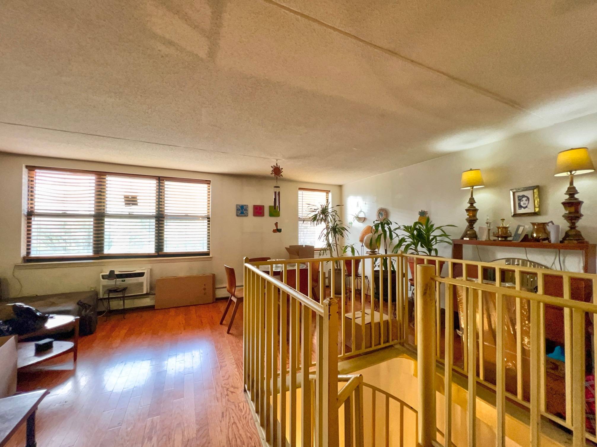 Introducing a spacious 3 bedroom apartment located in vibrant South Harlem.