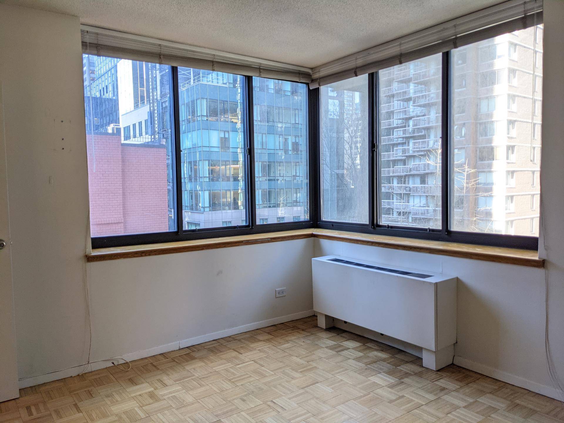 Corner 2 bedrooms convertible 3, 2 baths apartment, with balcony, at the white glove Highpoint condominium.