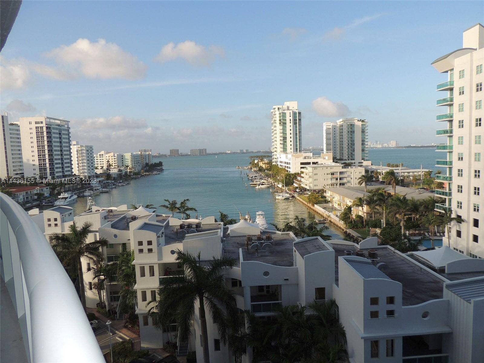 MIAMI LIVING AT IT'S FINEST !