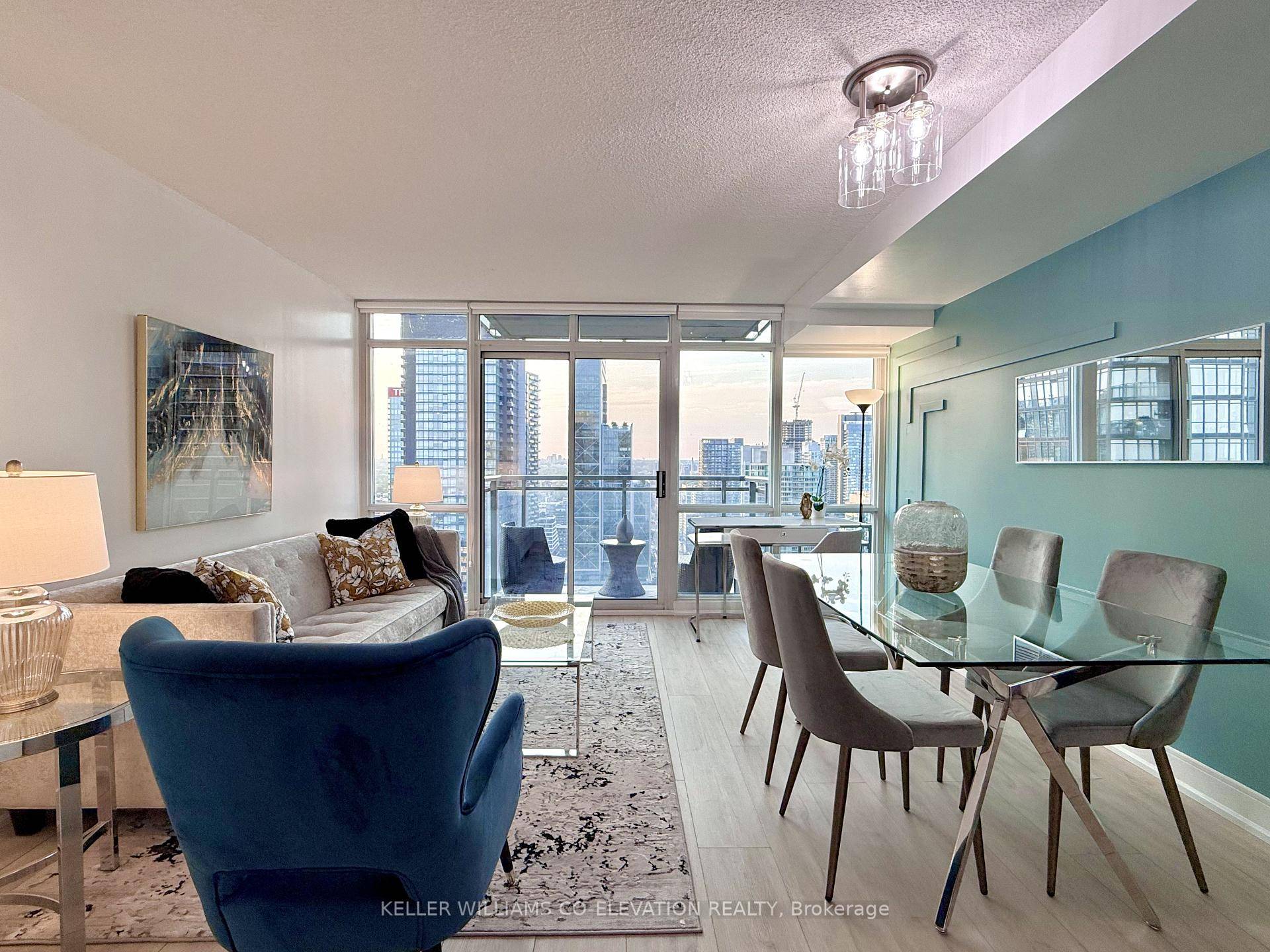 Stylish 1 Bedroom Condo with Breathtaking Views Newly Renovated !