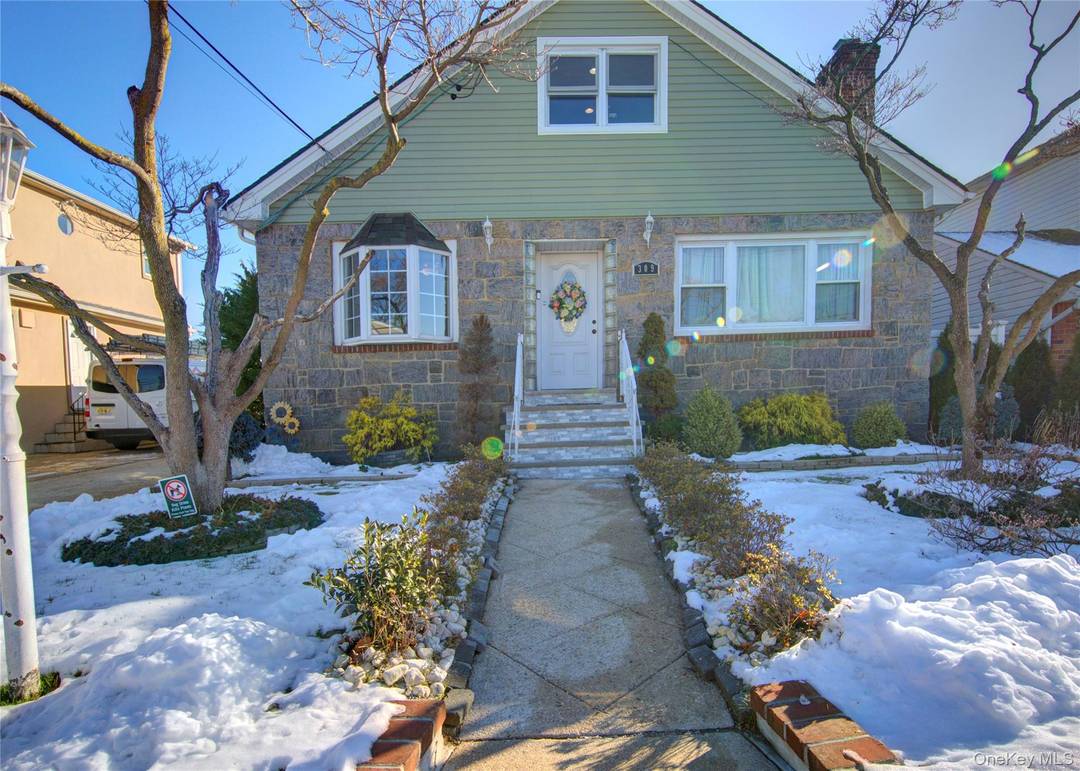 Very clean ; 3 full baths ; 2 car garage ; finished basement ; gas heat amp ; gas cooking ;