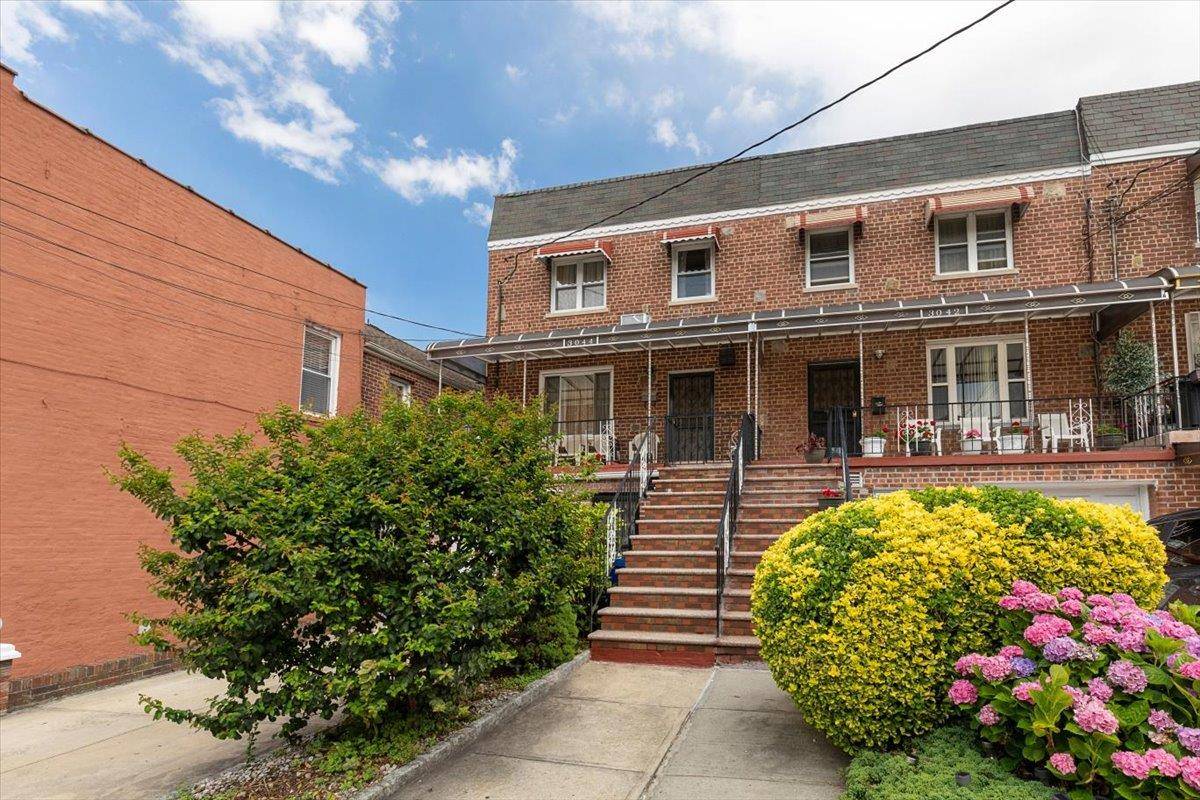 Welcome to 3044 Paulding Ave !