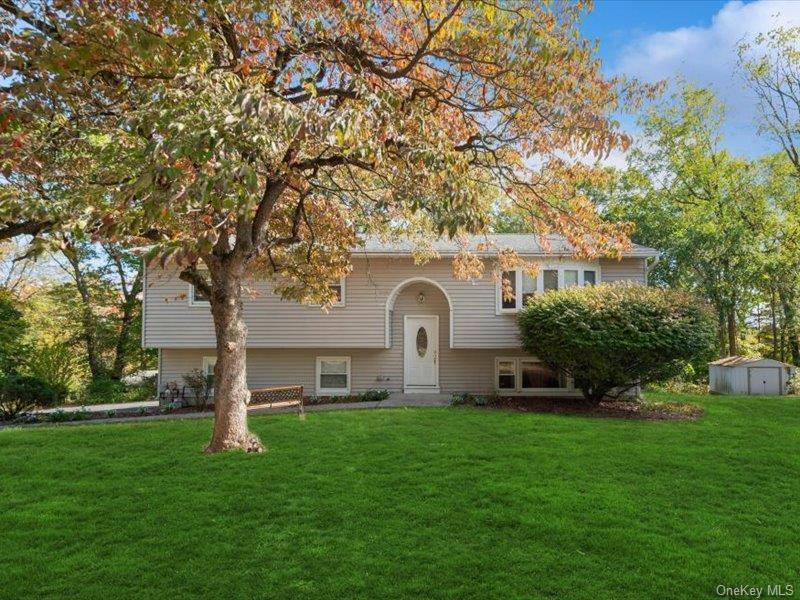 Beautiful and spacious 4 bedroom, 3 bath raised ranch located on a quiet cul de sac in one of Nanuet s most desirable neighborhoods.