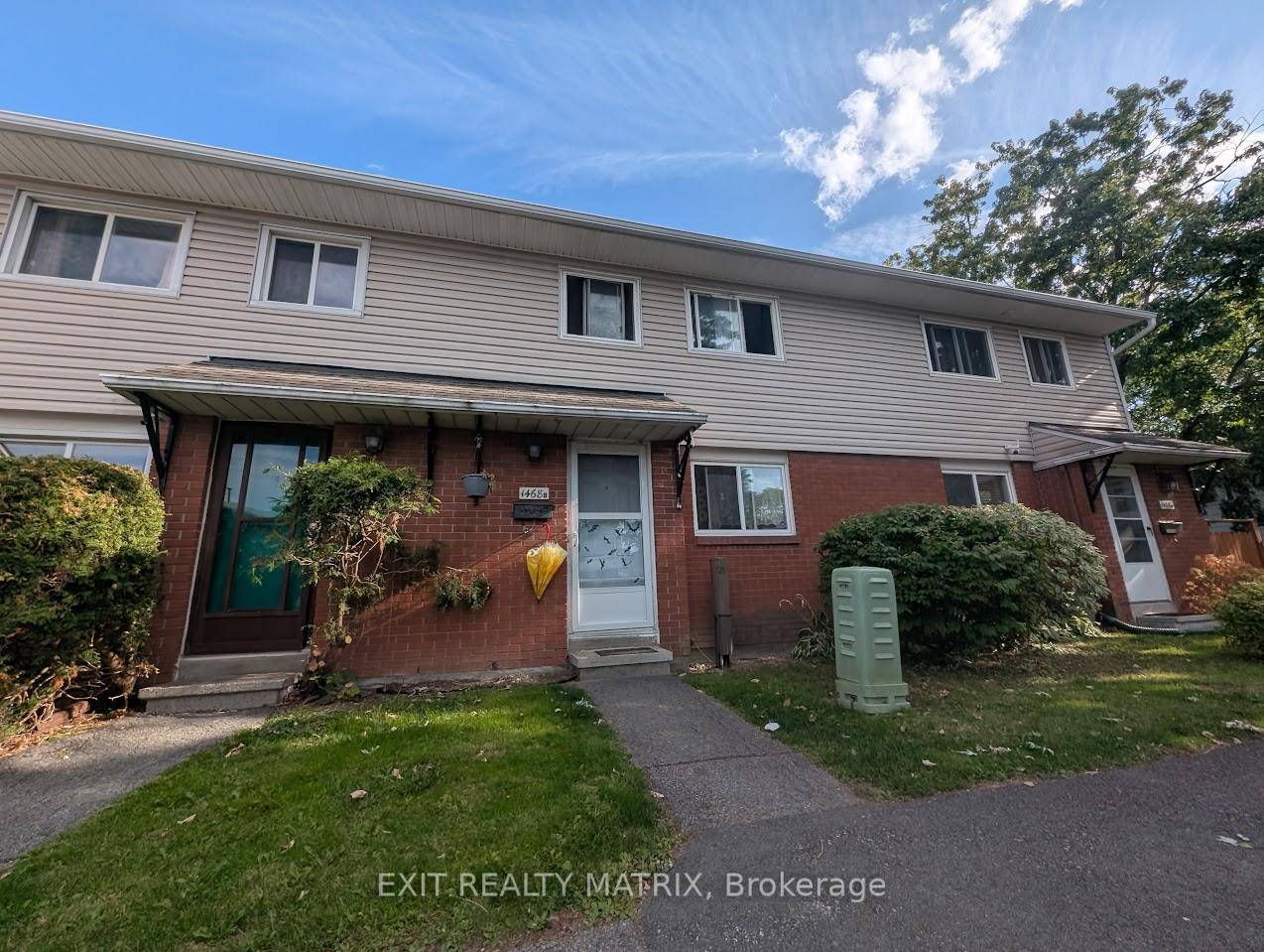 Nestled in the heart of Ottawa's Alta Vista corridor, this inviting 3 bed, 1 bath townhouse with a partially finished basement, private fenced backyard, and one parking spot.
