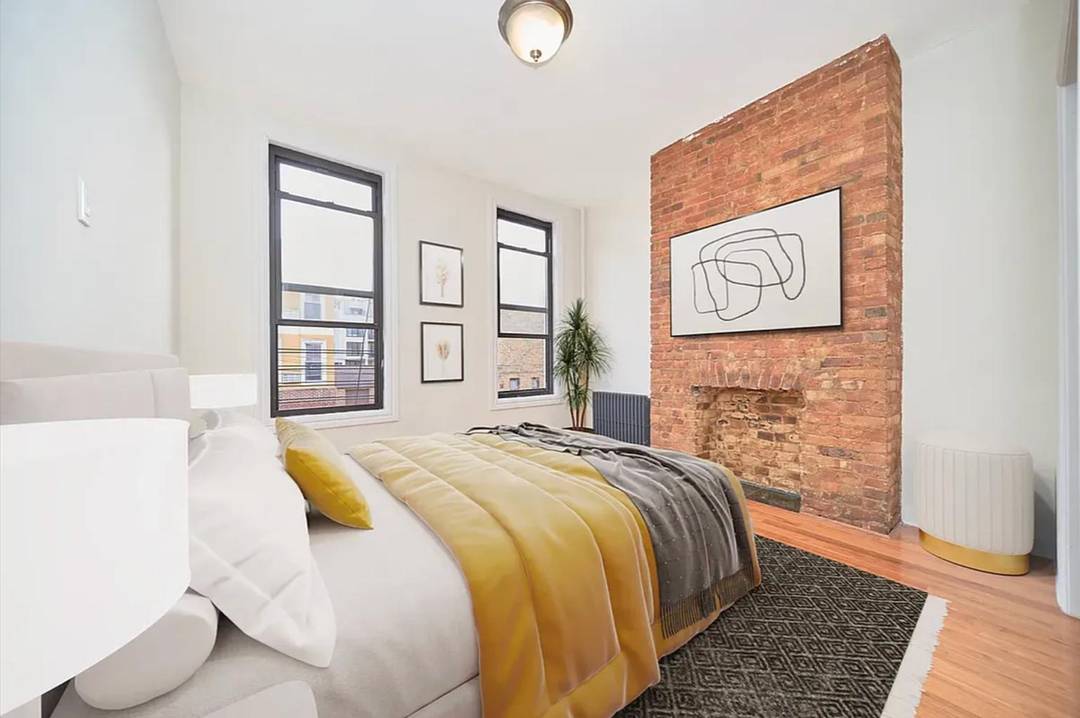 Renovated amp ; Spacious 2 Bedroom with In Unit Washer amp ; Dryer in Greenpoint !