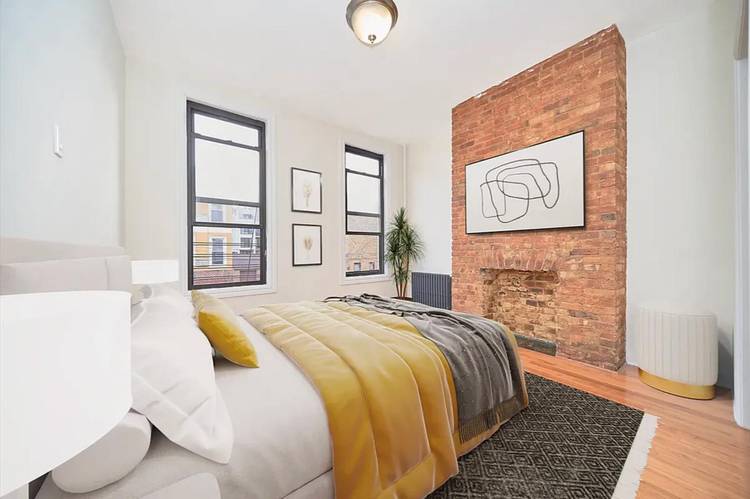 Renovated amp ; Spacious 2 Bedroom with In Unit Washer amp ; Dryer in Greenpoint !