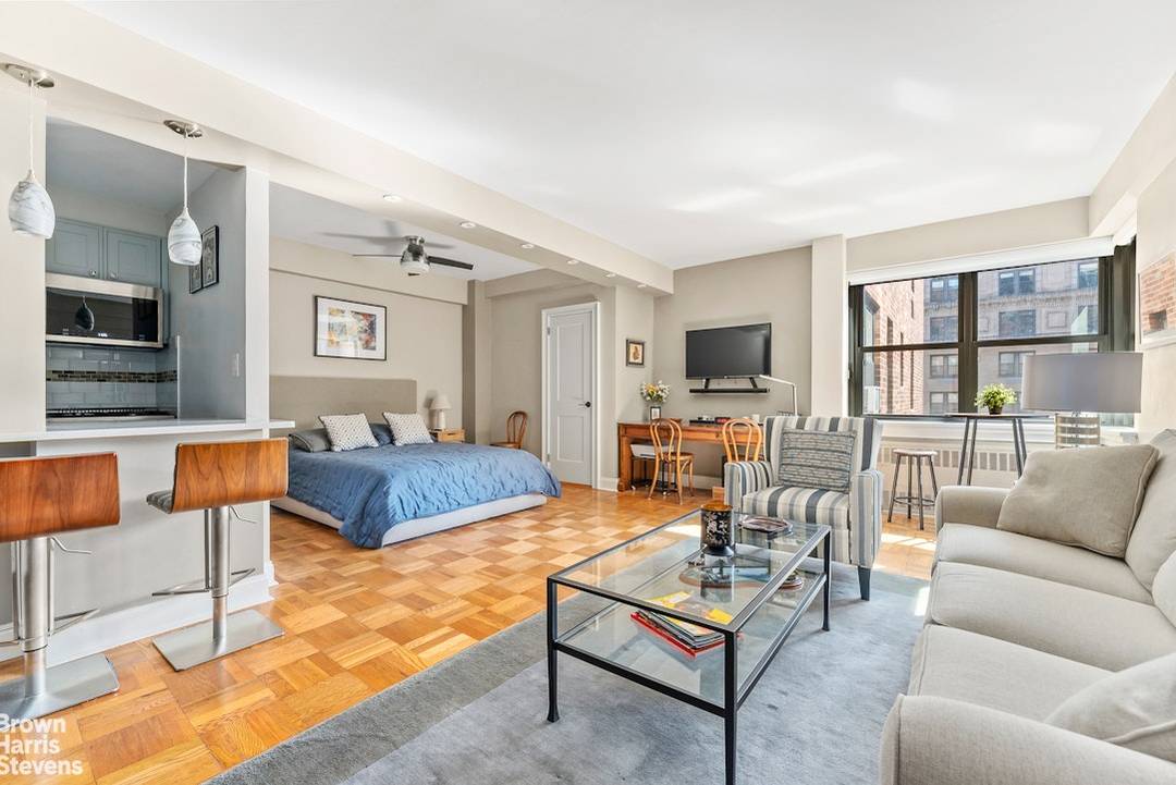 Renovated, Sunny, Quiet Alcove Studio Perched high on the 13th floor of the East Wing and set back from West End Avenue over the private Schwab House gardens, this spacious ...