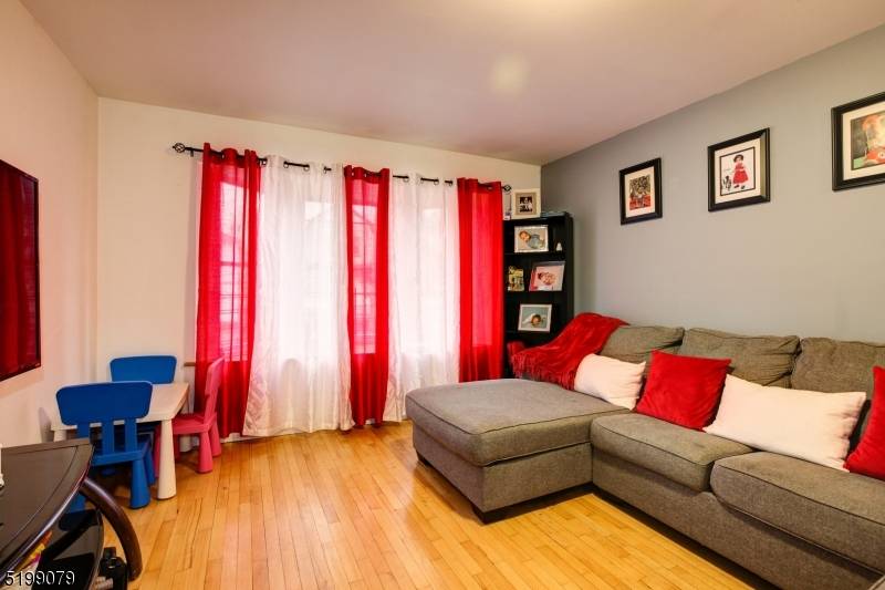 Welcome to 190 S 11th St, Newark !