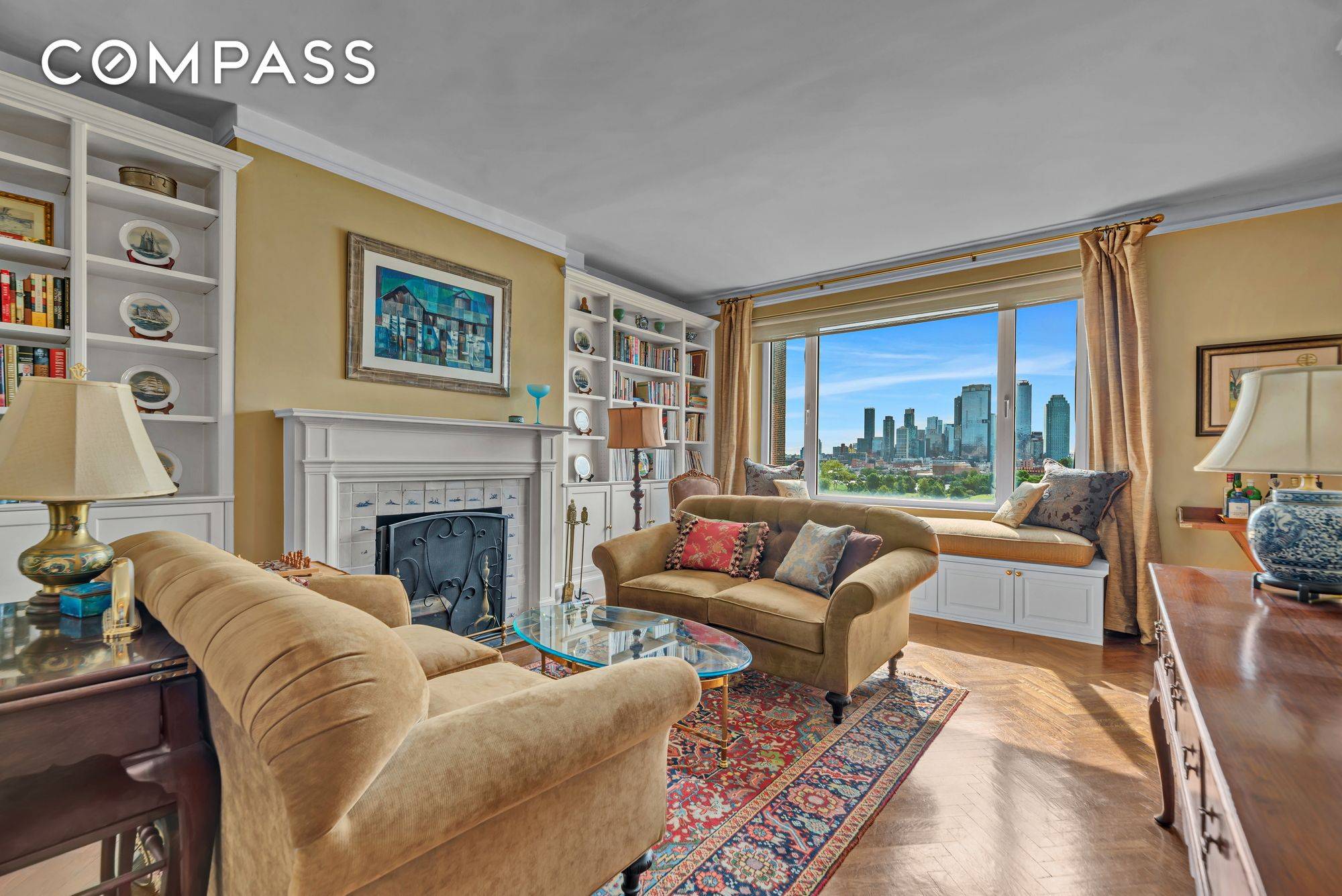 MAJESTIC RIVER VIEWS... A WOOD BURNING FIREPLACE.
