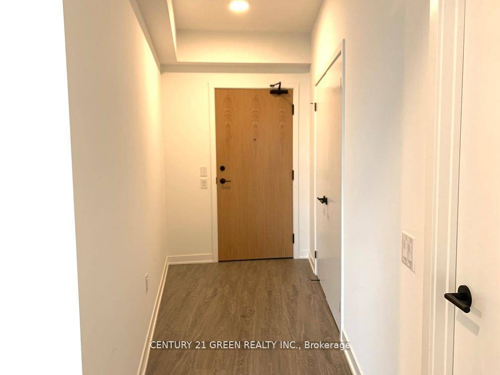 Experience elevated urban living in this bright 1 bedroom suite on the 20th floor of the newly built Kindred Condos Boasting over 600 sq.