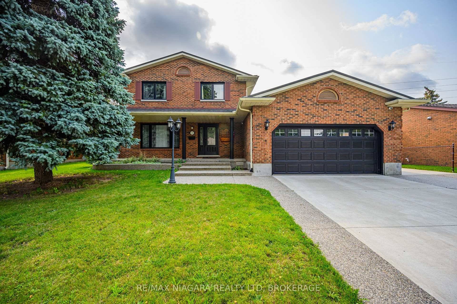 Welcome to this beautifully updated 4 bedroom home nestled on a peaceful crescent in Niagara Falls' desirable north end.