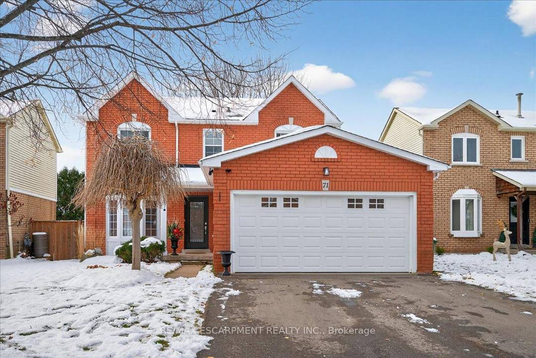 Welcome to 71 Royaledge Way, a meticulously cared for 4 bedroom, 3 bathroom family home located in Waterdown West one of the city's most desirable and truly family friendly neighbourhoods.