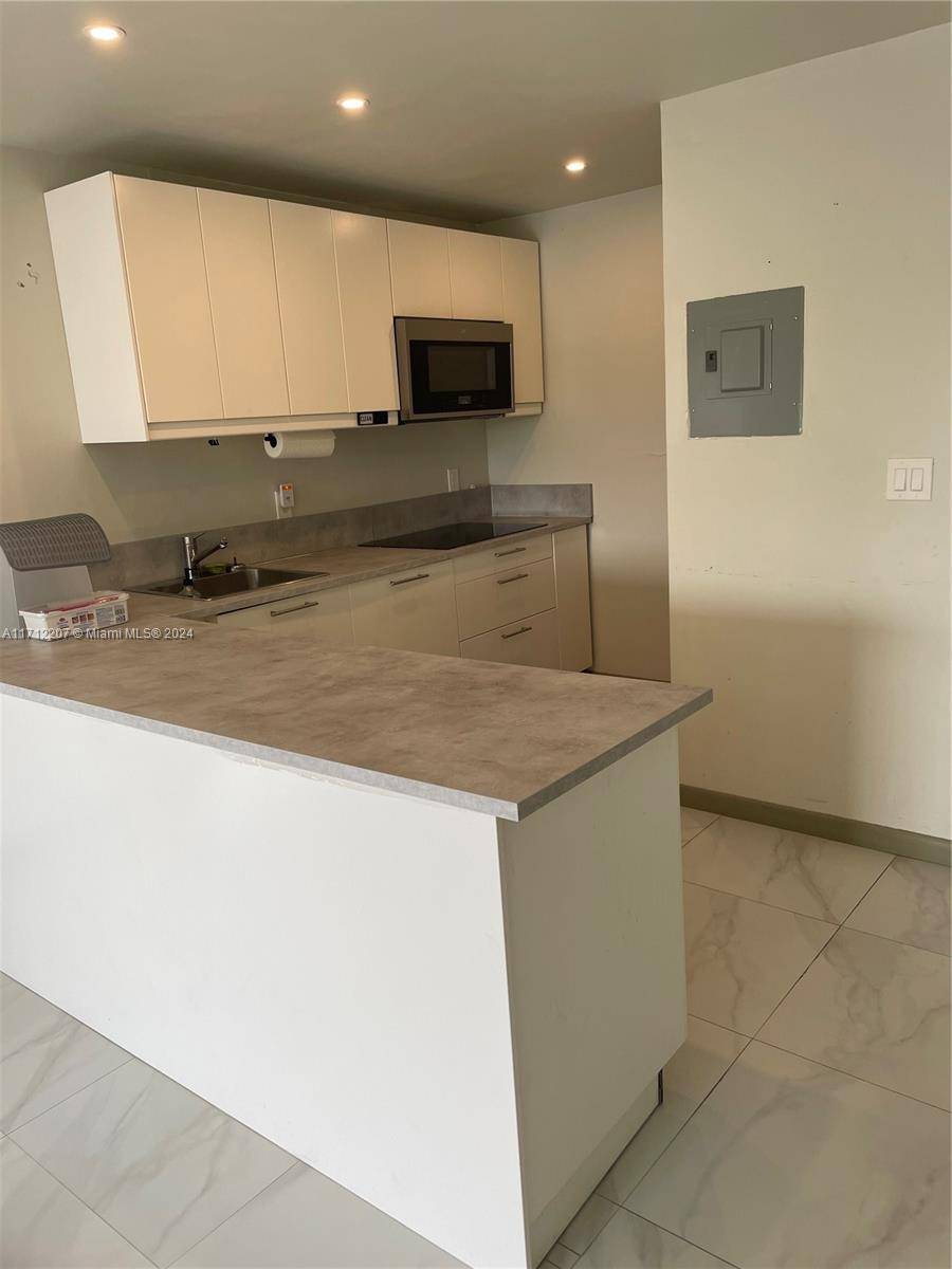 Beautifully remodeled condo in the heart of Dadeland.