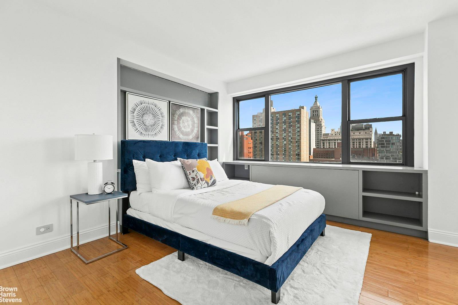 Light, Views, and Outdoor Space in the Heart of Downtown Soaring over the cityscape in a coveted corner line at the full service St.