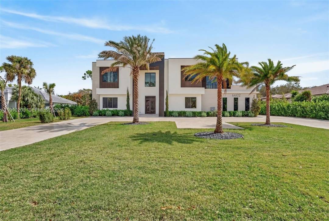 Welcome to this stunning new construction estate in the heart of Parkland !