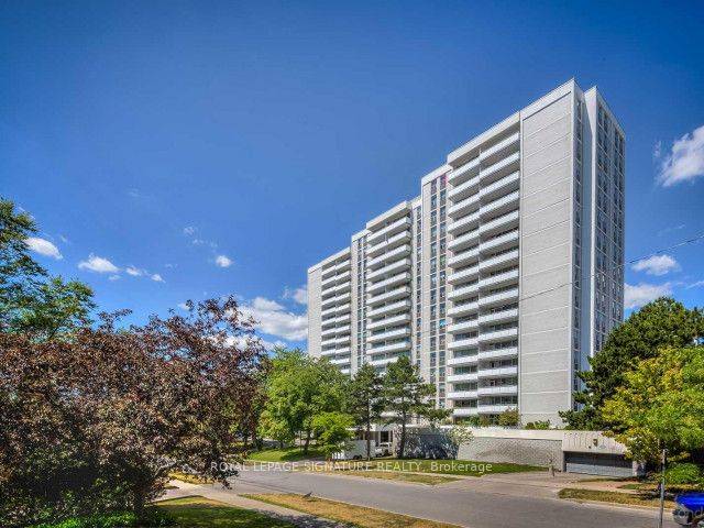Absolutely Stunning and Newly Renovated South Facing, Spacious 2 Bedroom Unit !