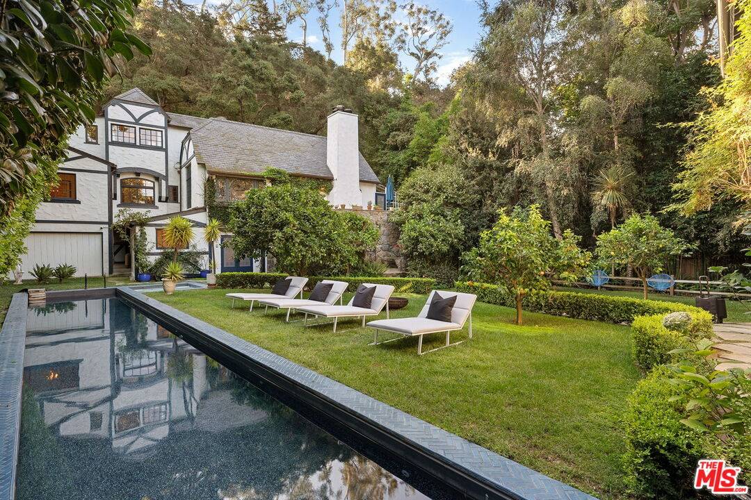 20   Latimer Rd 5BR Santa Monica La