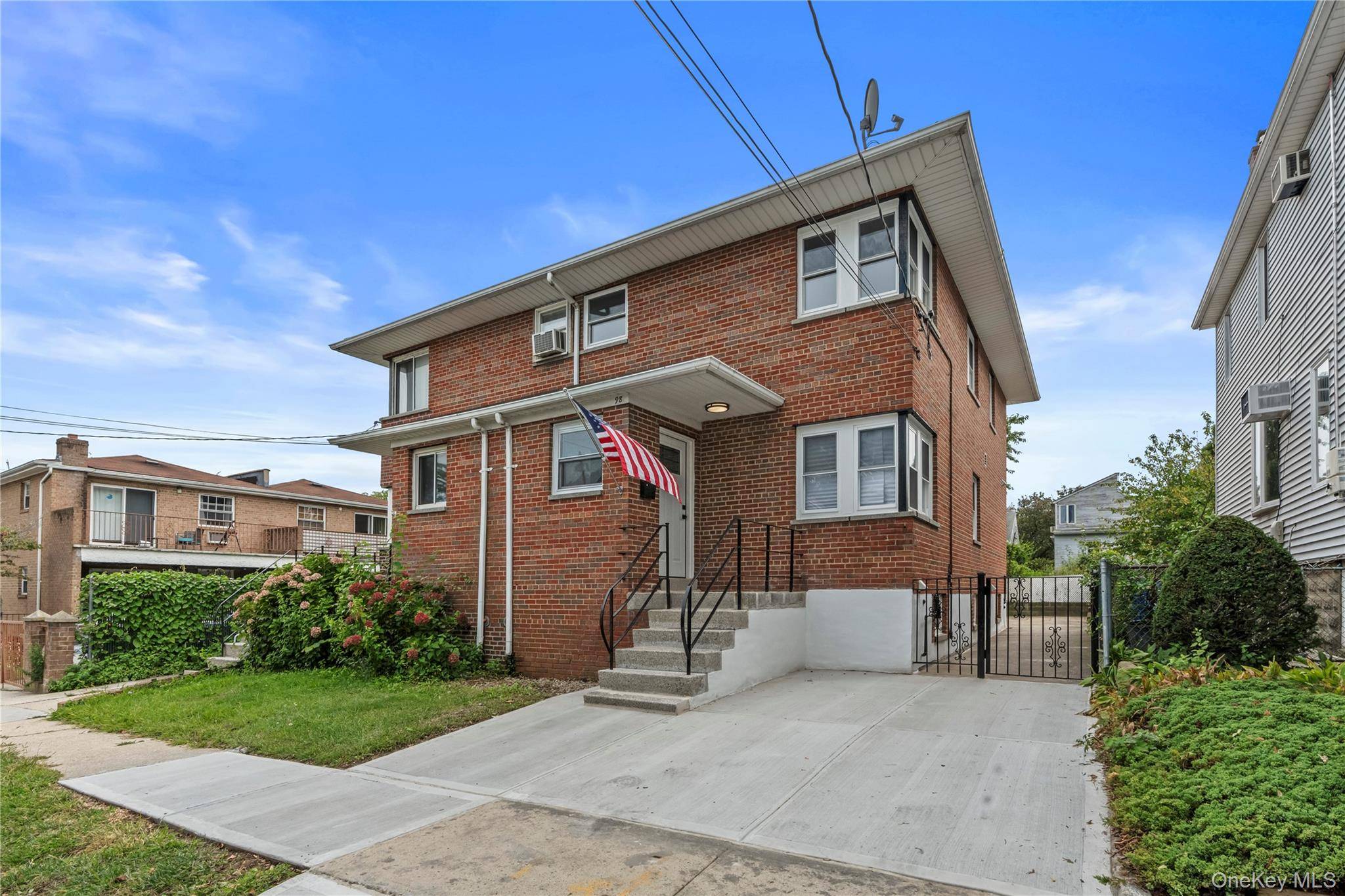Just Renovated and Move In Ready !