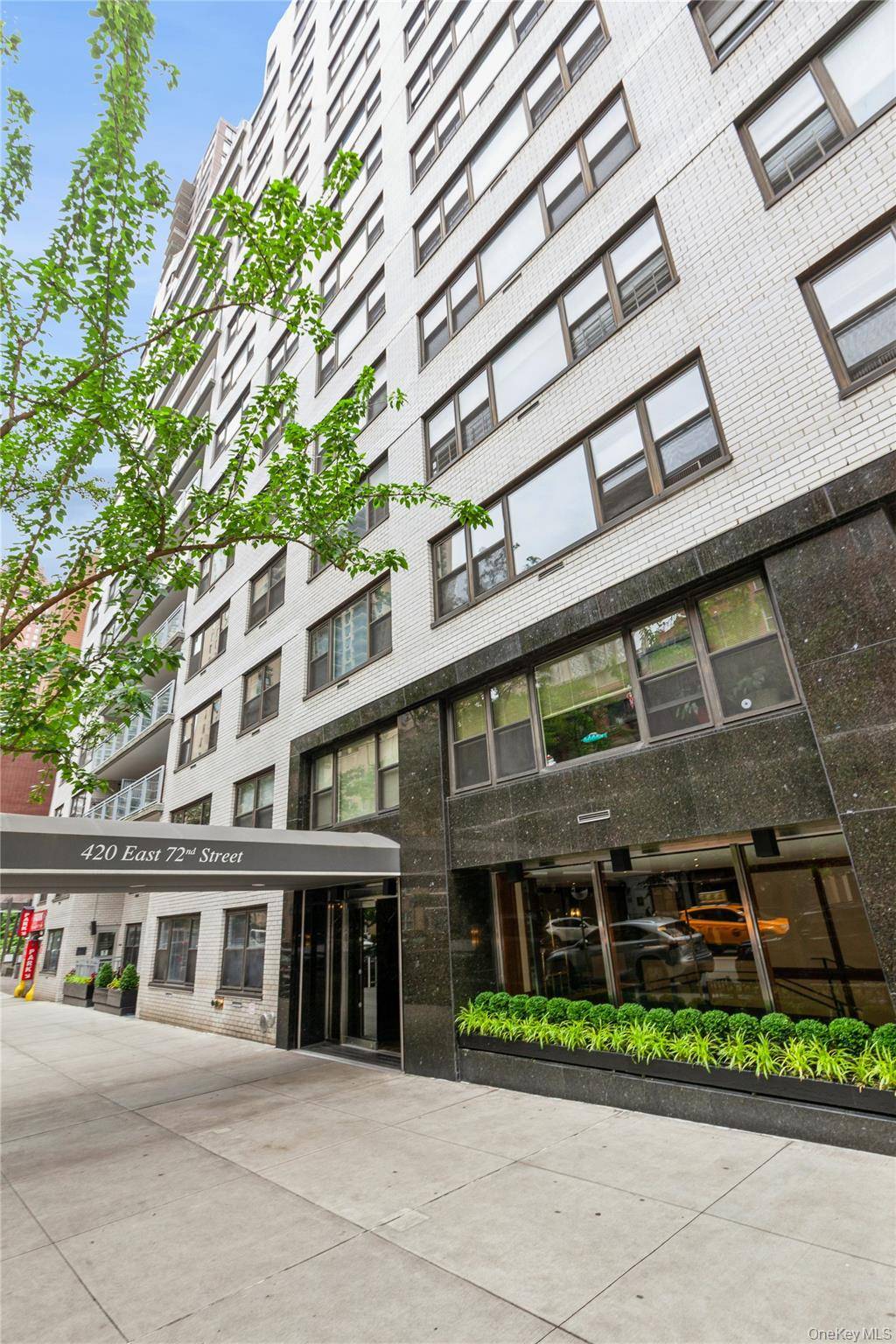 Charming 1 Bedroom Co op at 420 East 72nd Street 16E Discover an exceptional opportunity to own a piece of the Upper East Side at 420 East 72nd Street, Apartment ...