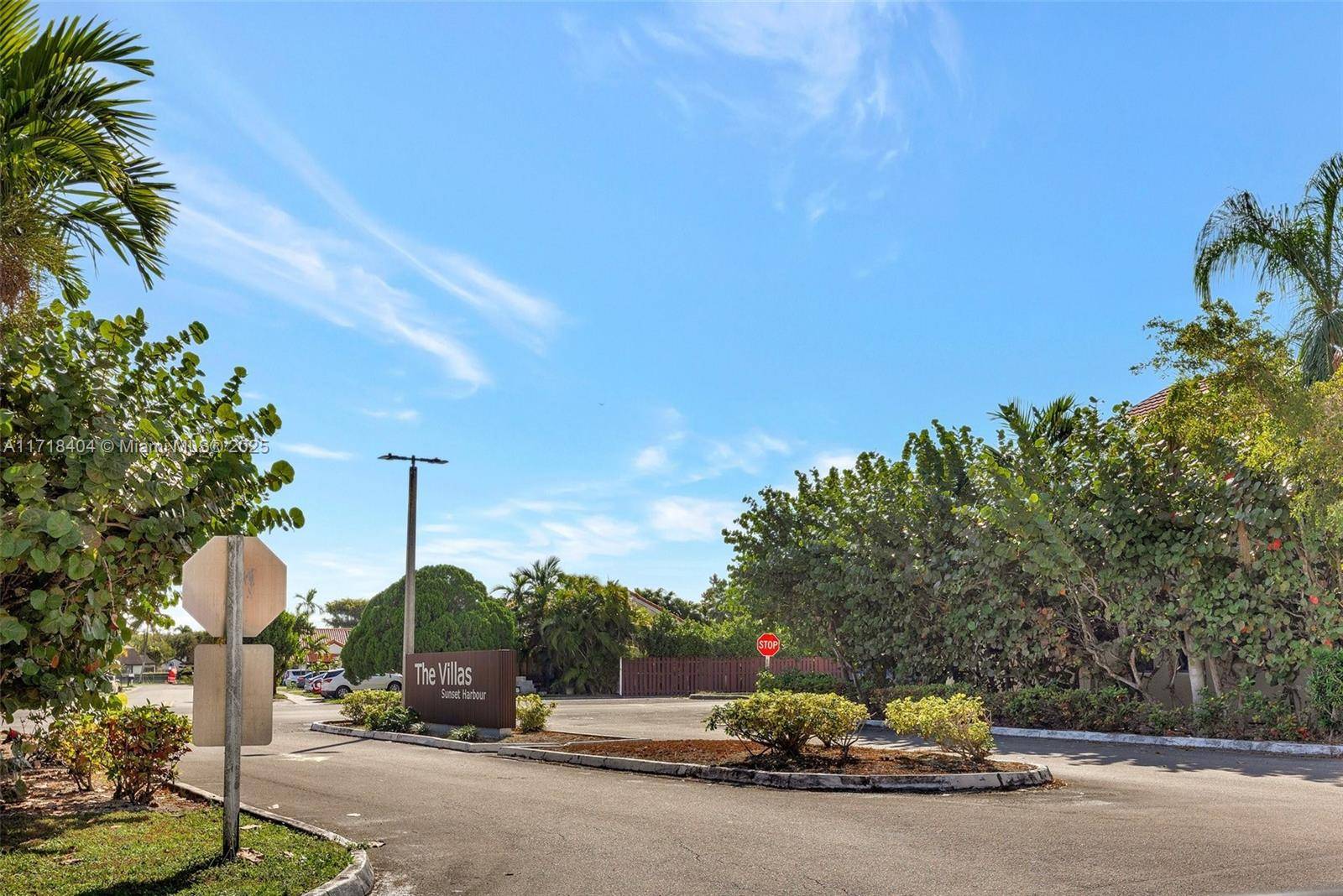 Stunning Upgraded Townhouse in Terra Lakes in Kendale Lakes !