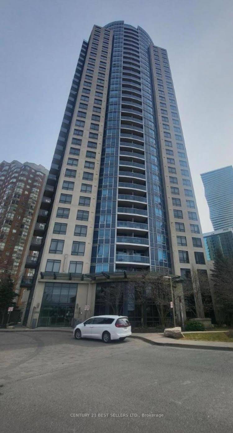 Features Open Concept Living amp ; Dining Area, Modern Kitchen, Expectacular City Views From the Balcony.