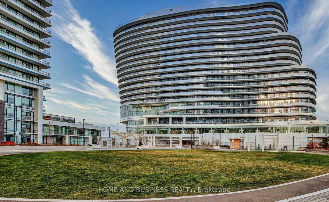 Furnished, All inclusive, Luxury Condo In a Prime Mississauga Erin Mills Location Spacious 1 1bedroom, 10 Ft Ceilings, modern Kitchen with Island.