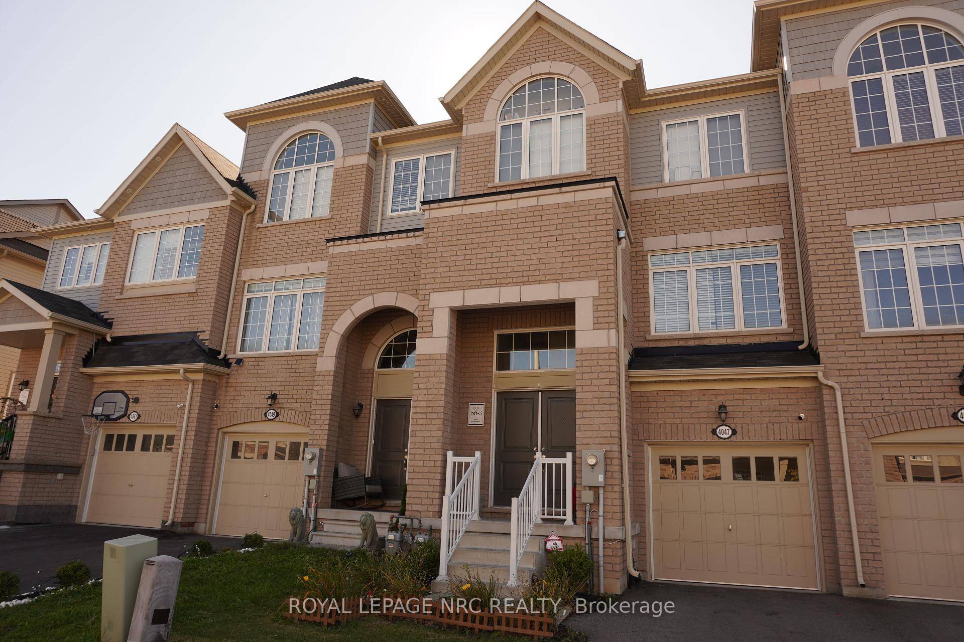 Beautiful 3 Storey Town Home in Beamsville just freshly painted throughout featuring 3 Spacious Bedrooms, 2 Full amp ; 2 Half Baths and 1 Car Attached Garage.