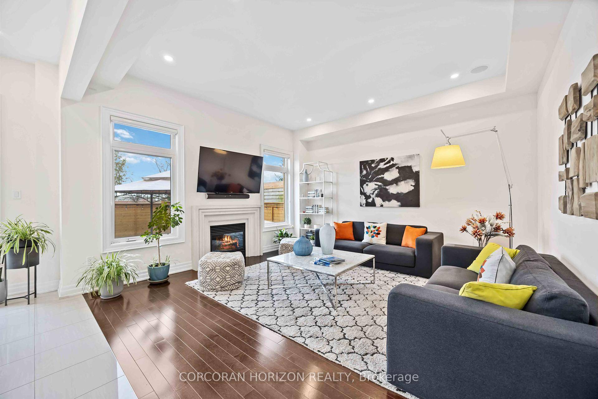 Welcome to Kylemount Court, THE MOST SOUGHT AFTER STREET in Thornhill Woods.