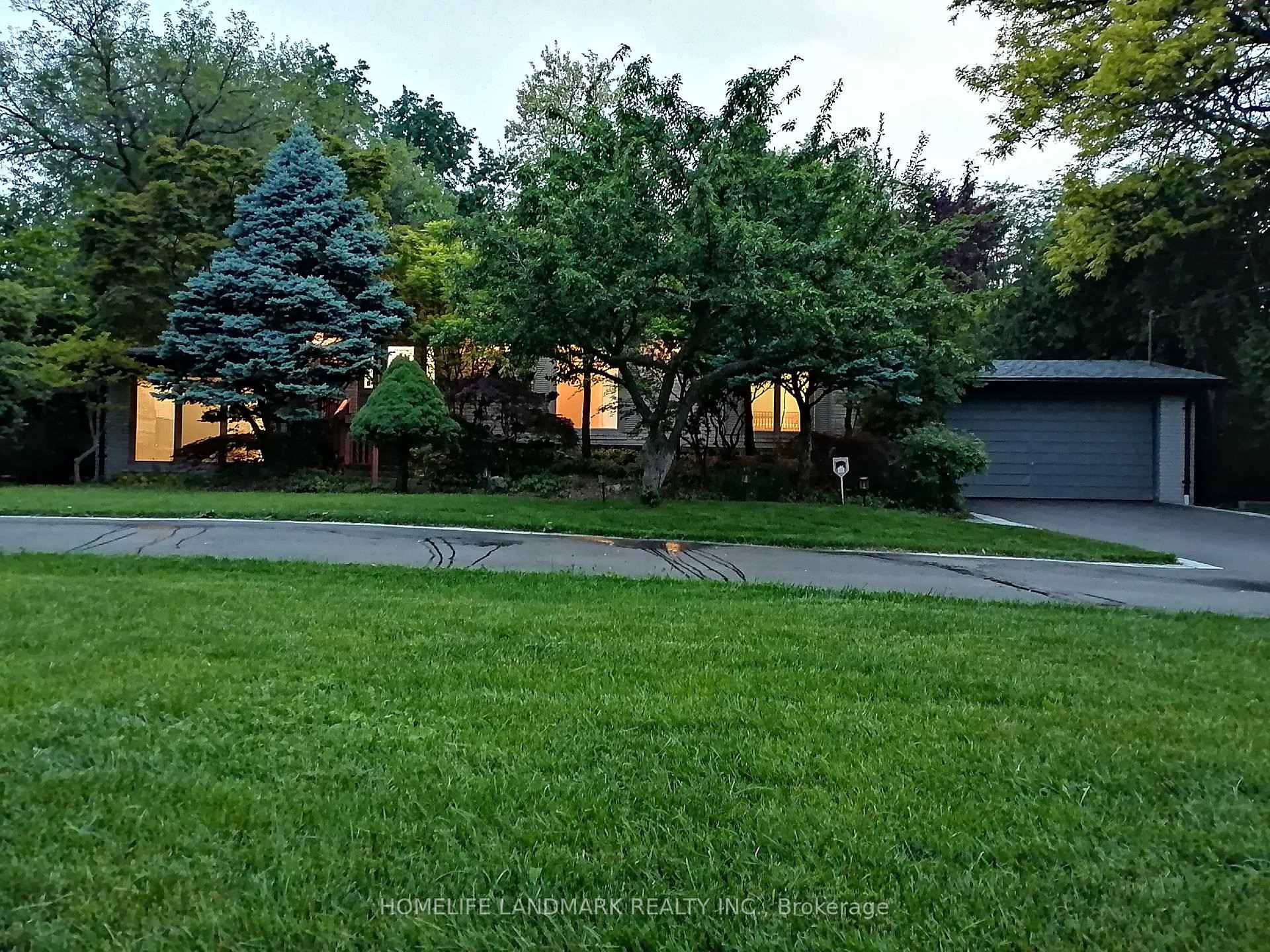 Country Living In City. Welcome To This Charming amp ; Newly Renovated Home.