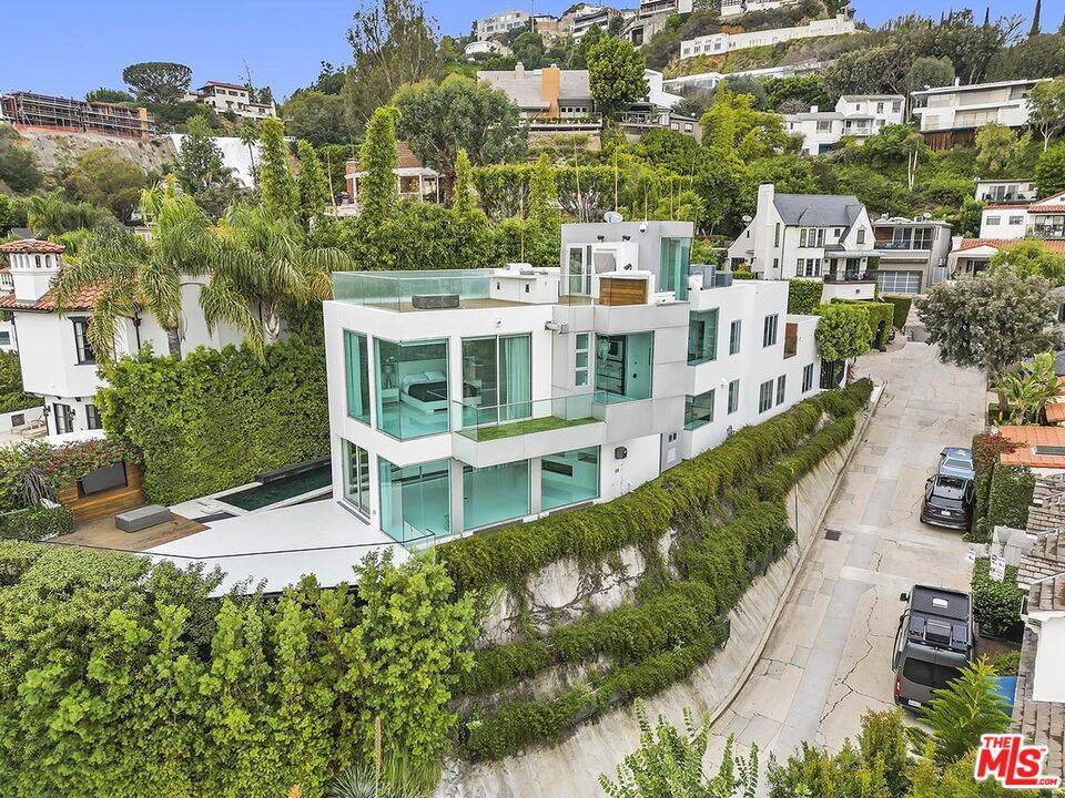 1377   Miller Pl 4BR Sunset Strip La