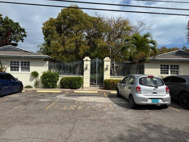 EAST VIEW CONDOS Condo New-Providence