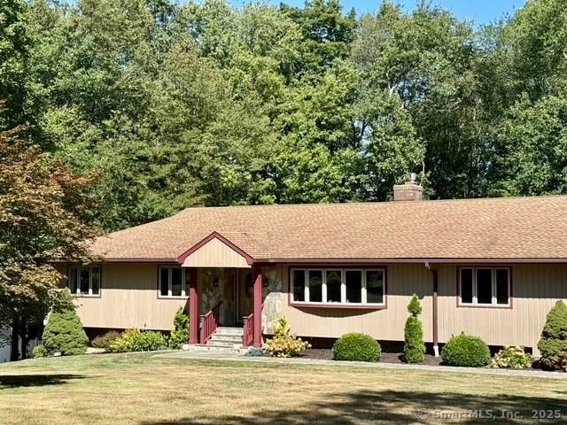 This spacious Ranch style home presents an exceptional opportunity for downsizing in the desirable Tashua neighborhood.