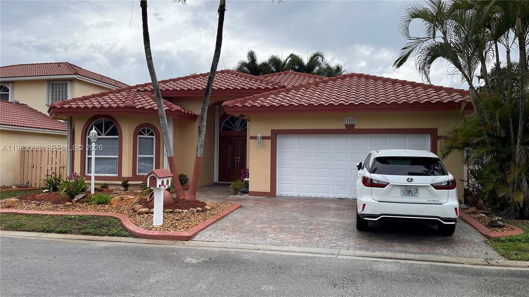 Beautifully maintained 3BR 2BA in desirable Pembroke Pines.
