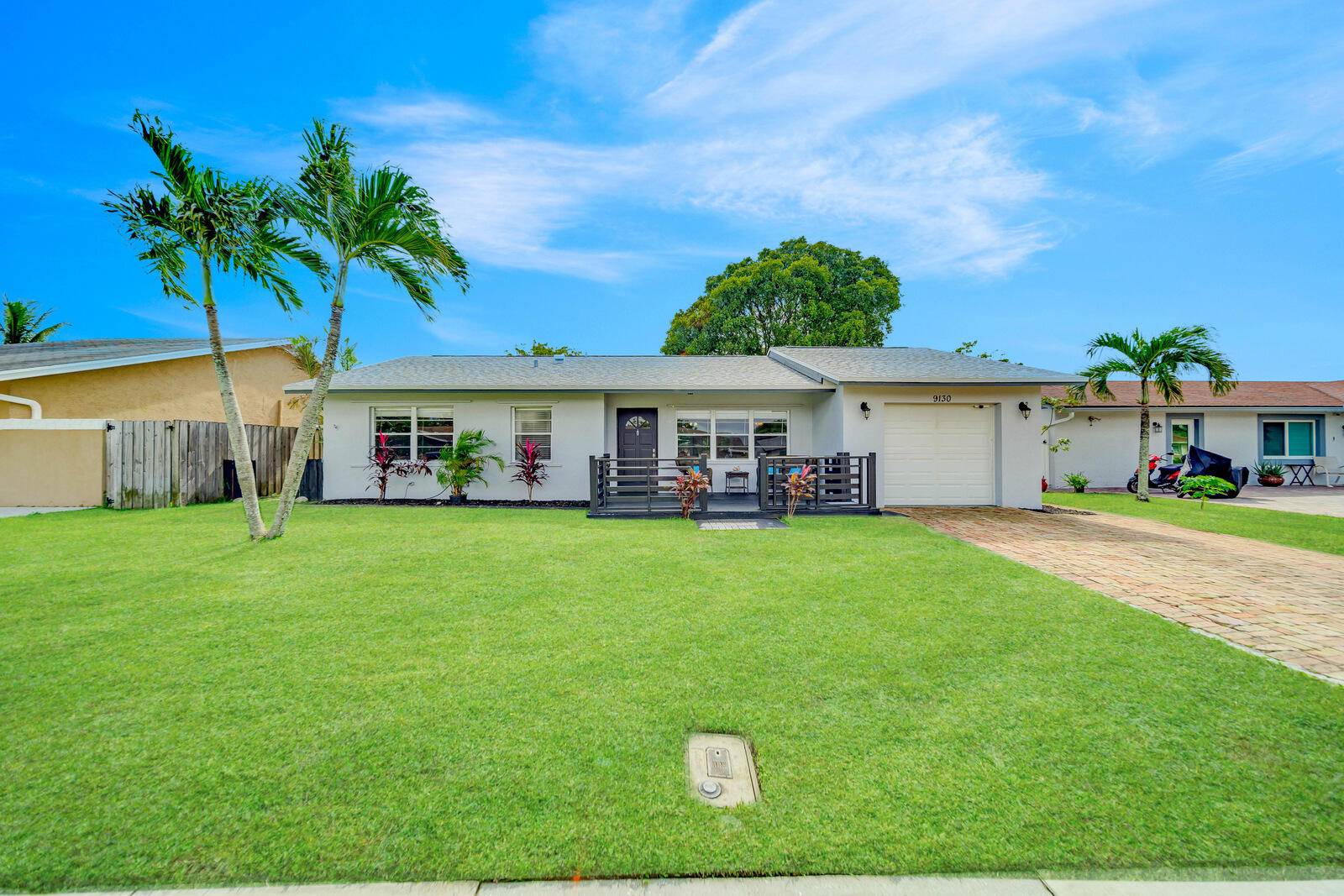 WOW ! Super Spacious Single Family Home Features 3 bedrooms, 2 bathrooms, 1 car garage, single family home in Saddlebrook Spanish Isles !