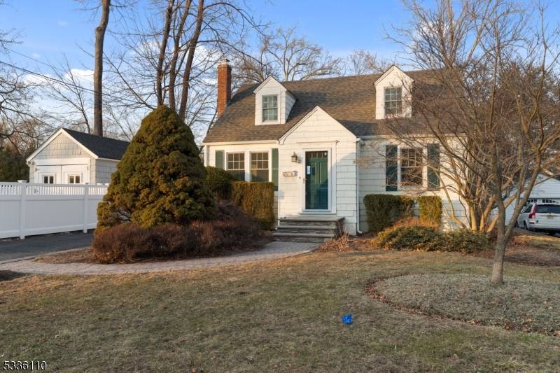 Fully renovated 3 bed, 2 bath home in Allendale, a highly desirable town, in a great neighborhood.
