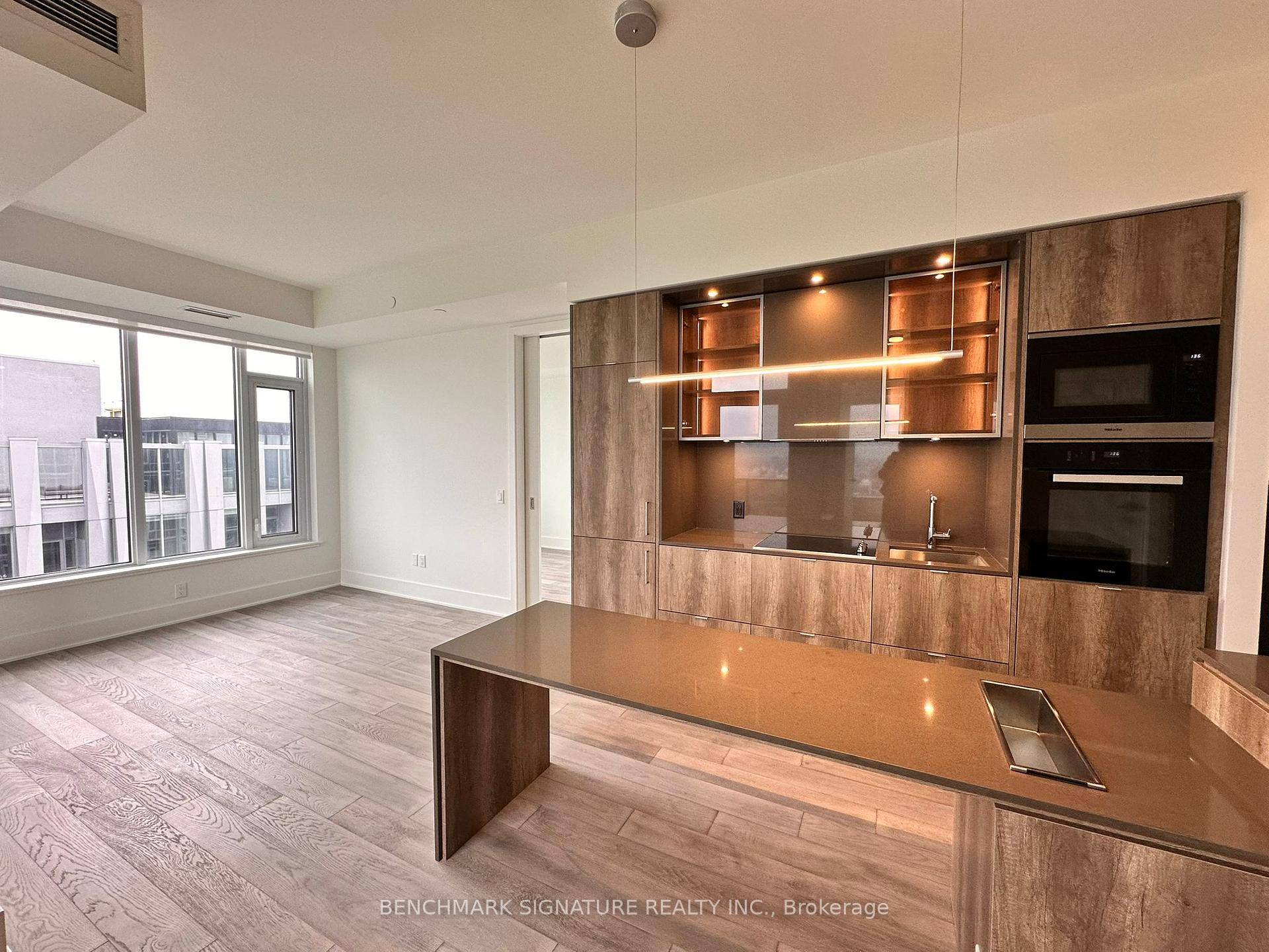 Welcome to Suite 5504 at 11 Yorkville Avenue, an elegant 2 bedroom, 2 bathroom corner unit in one of Toronto's most prestigious neighbourhoods.