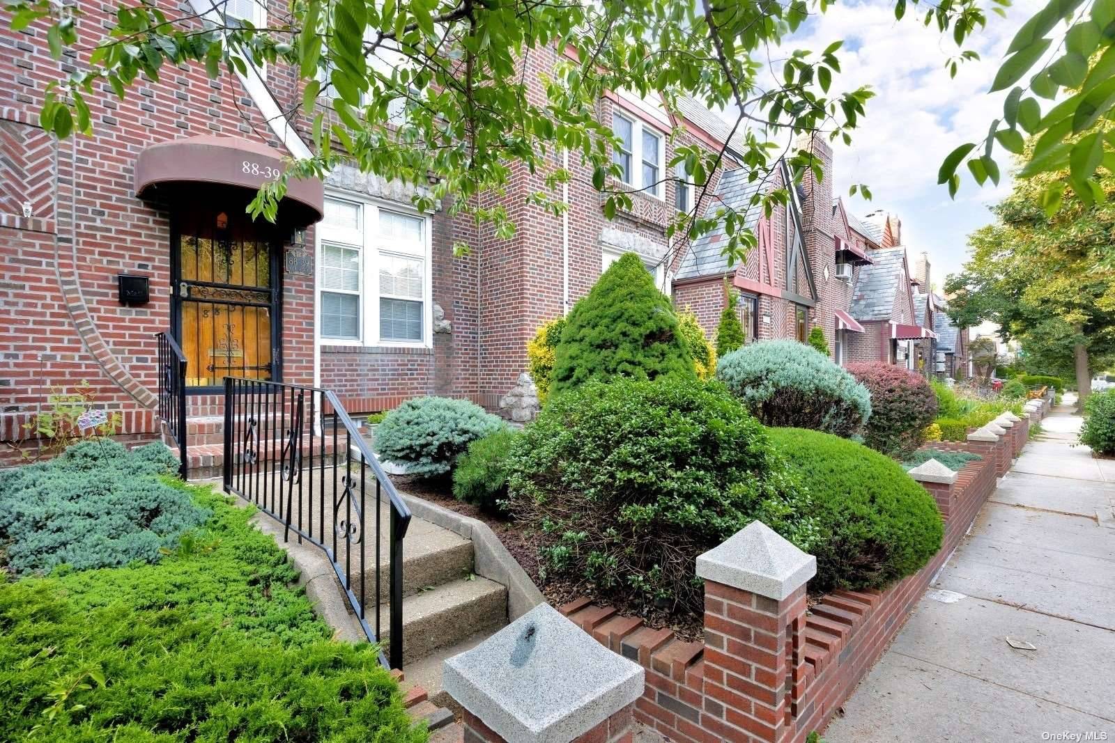 Upper Glendale Lovingly maintained 20 foot True English Tudor in the heart of Upper Glendale.