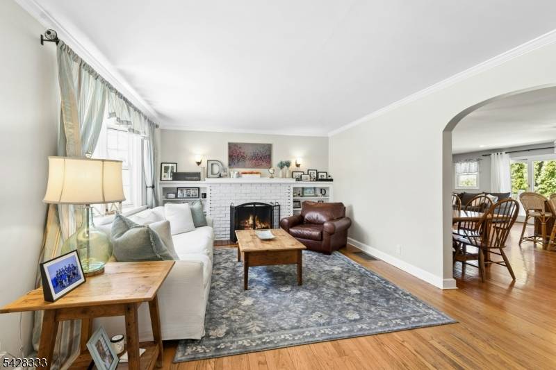 Gorgeous Colonial in Cranford's sought after Heathermeade section just a block to Brookside School !