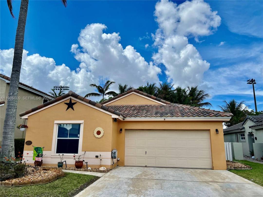 Charming 3 bedroom 2 bath single family home in the highly desirable Tapestry community of Pembroke Pines.