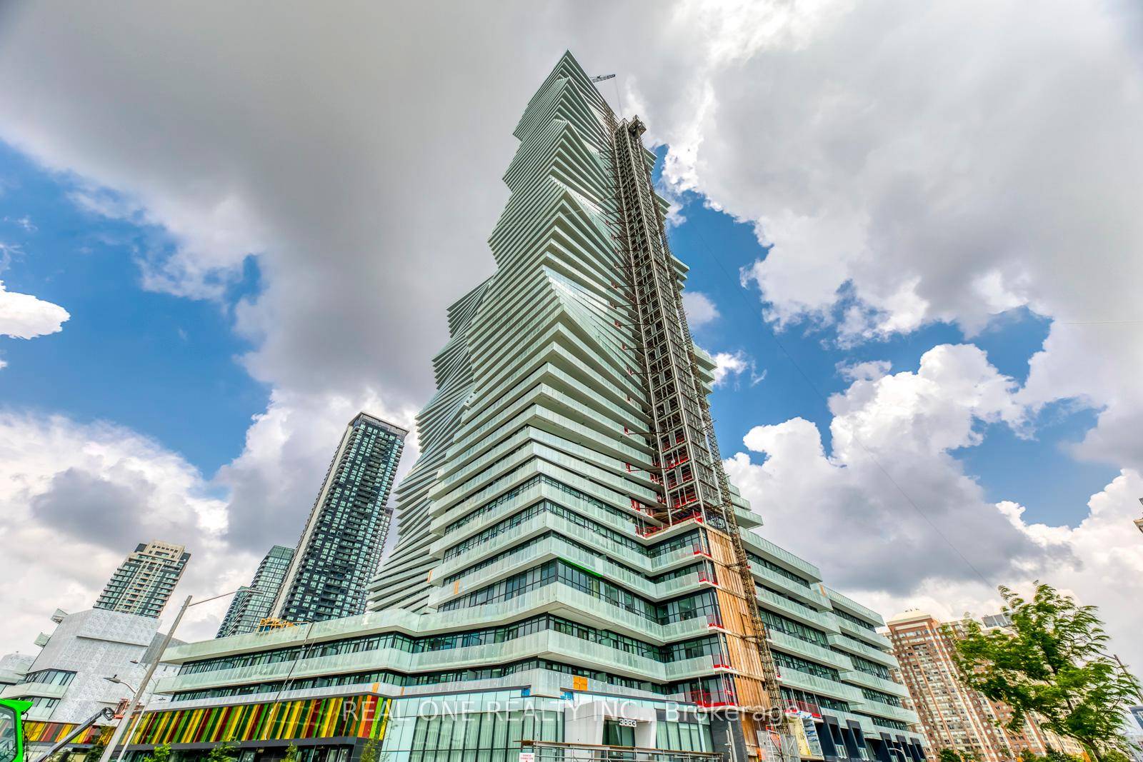 Bright amp ; Beautiful 2 Bedroom Den amp ; 2 Bath Condo Suite at the New Luxury M City Condo 2 in the Heart of Downtown Mississauga !