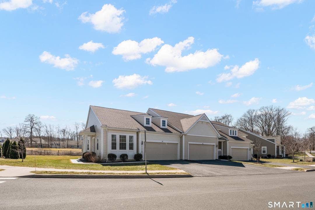 Welcome to this incredible Florence model at Fairview at Oxford Greens, a premier 55 adult community nestled along a stunning 18 hole golf course.