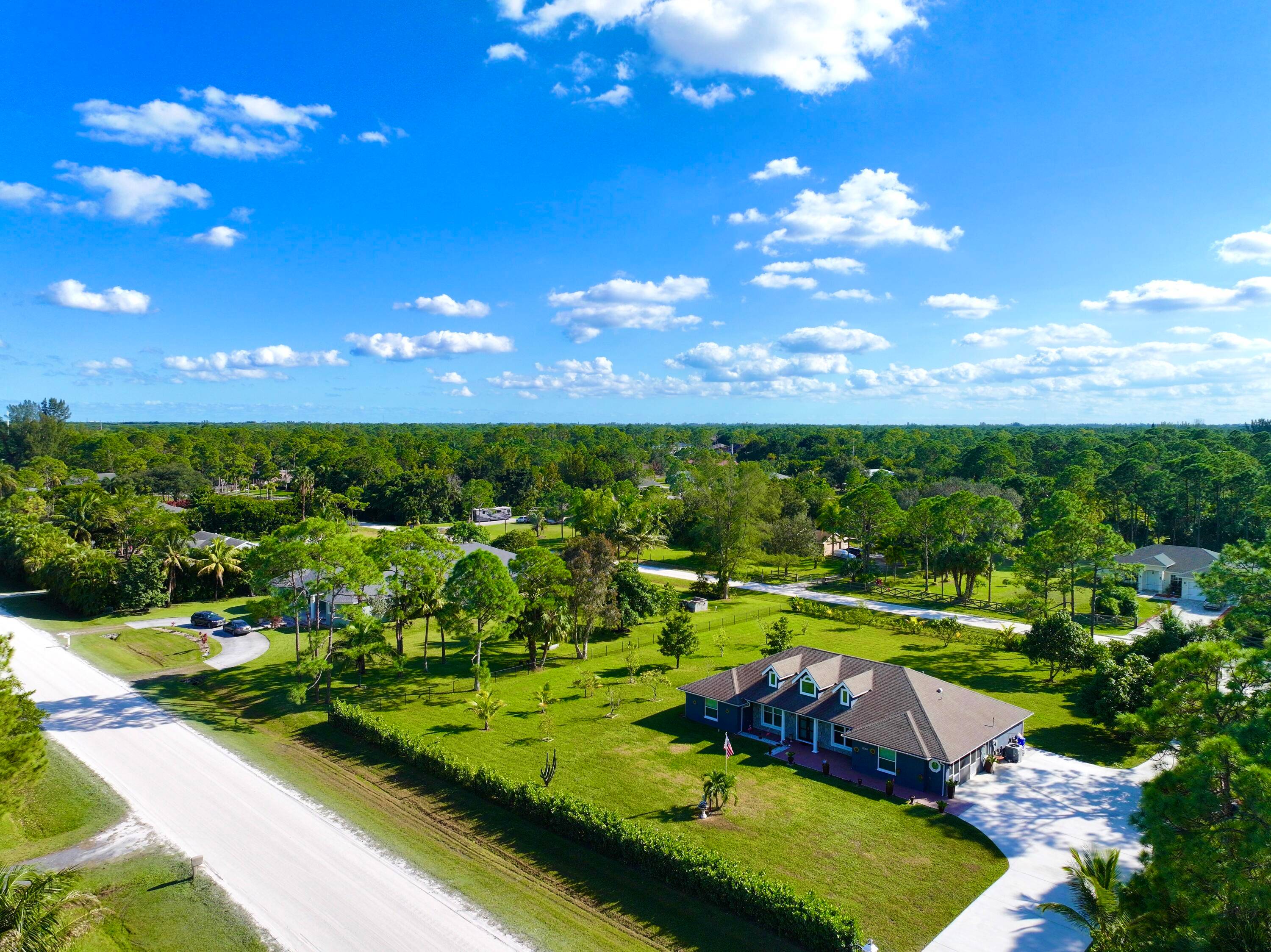 PRICED RIGHT. NO HOA ! ! BRING THE RV, BOAT, TRAILER AND PETS.