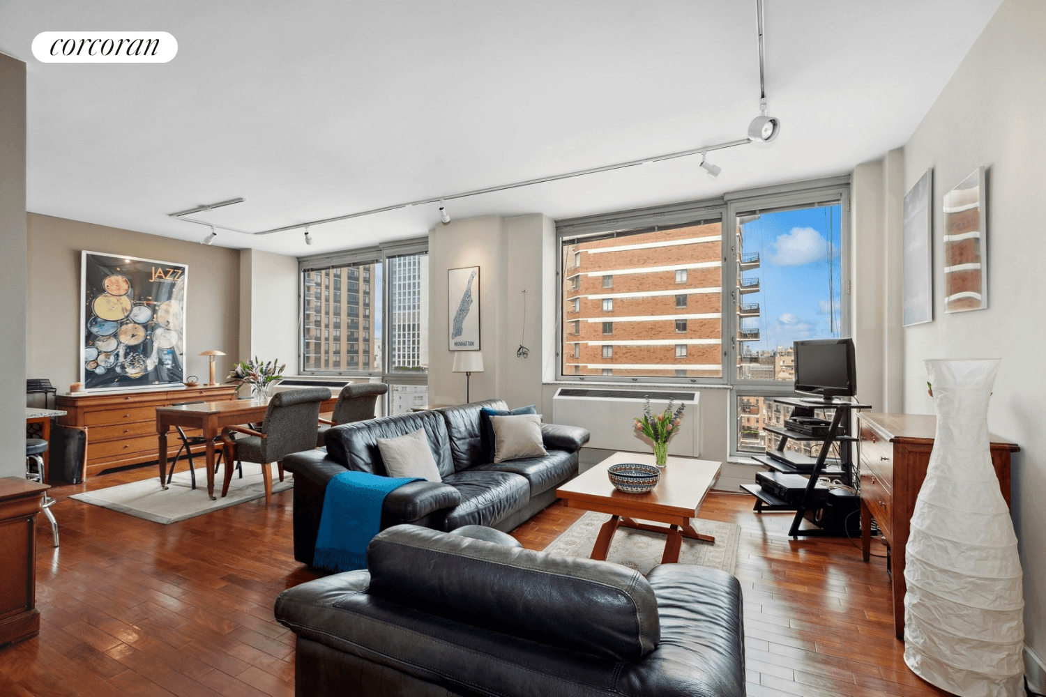 Located in the heart of Lincoln Center in the luxurious Grand Millennium you'll find apartment 21G, a loft like one Bedroom easily converted to a two Bedroom two Bath apartment.