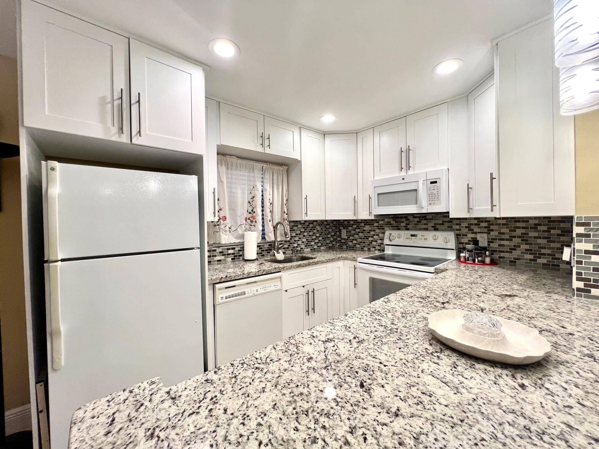 This is very active 55 community Kings Point with many amenities including courtesy buses, bistro, theater.