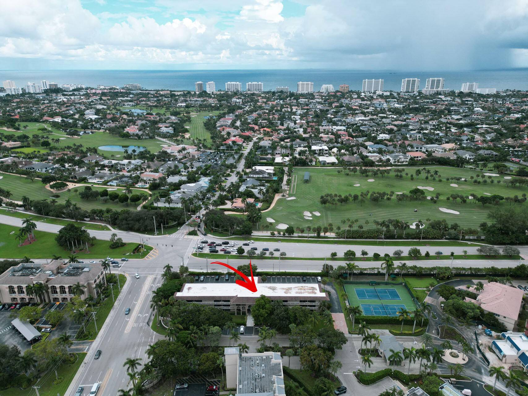 Welcome to Unit 2010 at 100 Royal Palm Way a well kept 2 bedroom, 1.
