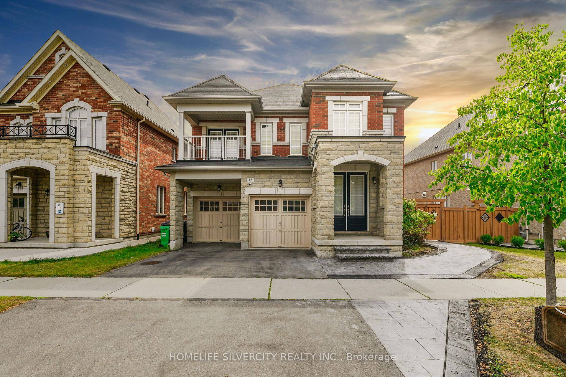 Welcome to this stunning 4 Bedroom Detached Home on Premium Ravine Lot with Legal Walkout Basement and separate entrance.