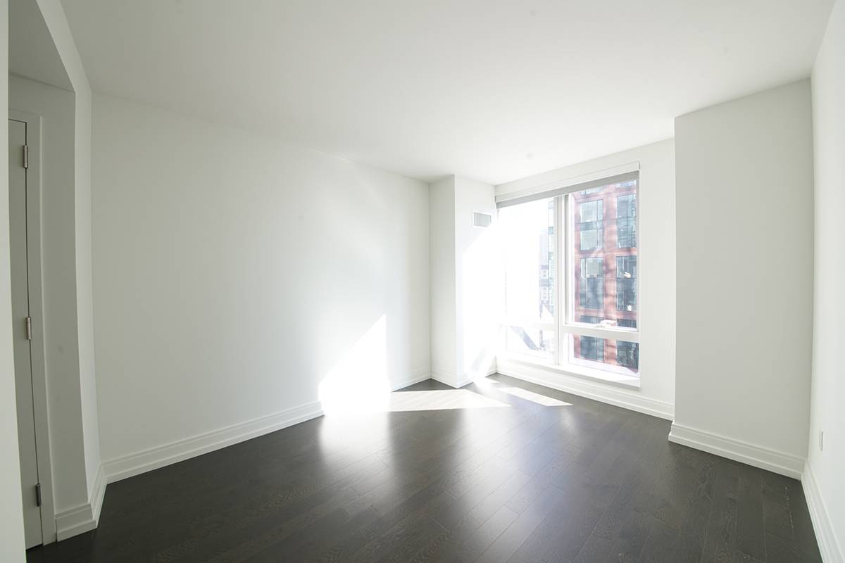 With sweeping views of the city from sunrise to sunset 555TEN towers over the new West Side.