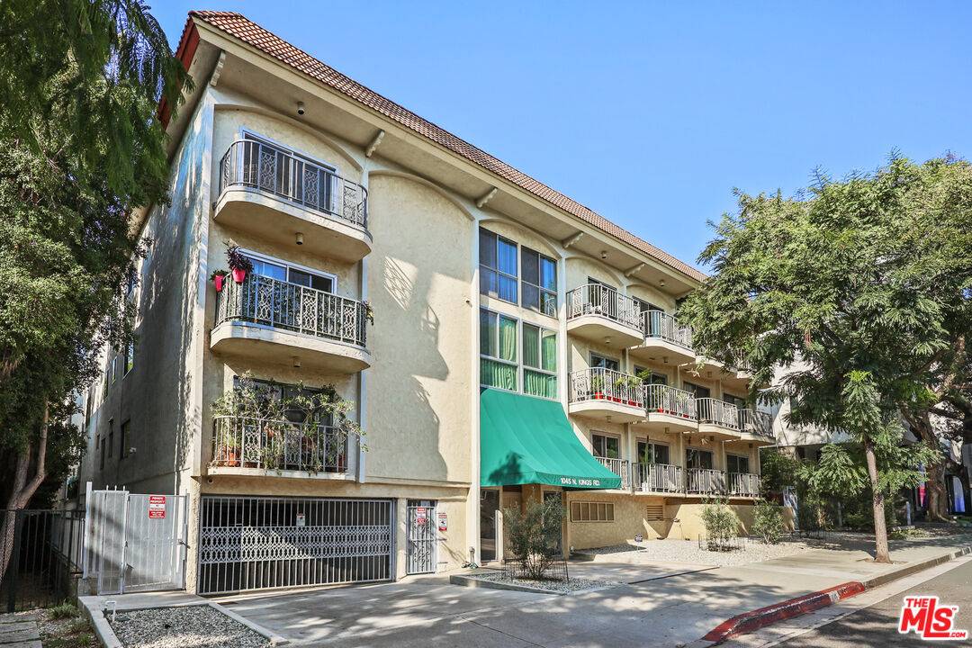 1045 N Kings Rd 2BR Sunset Strip La