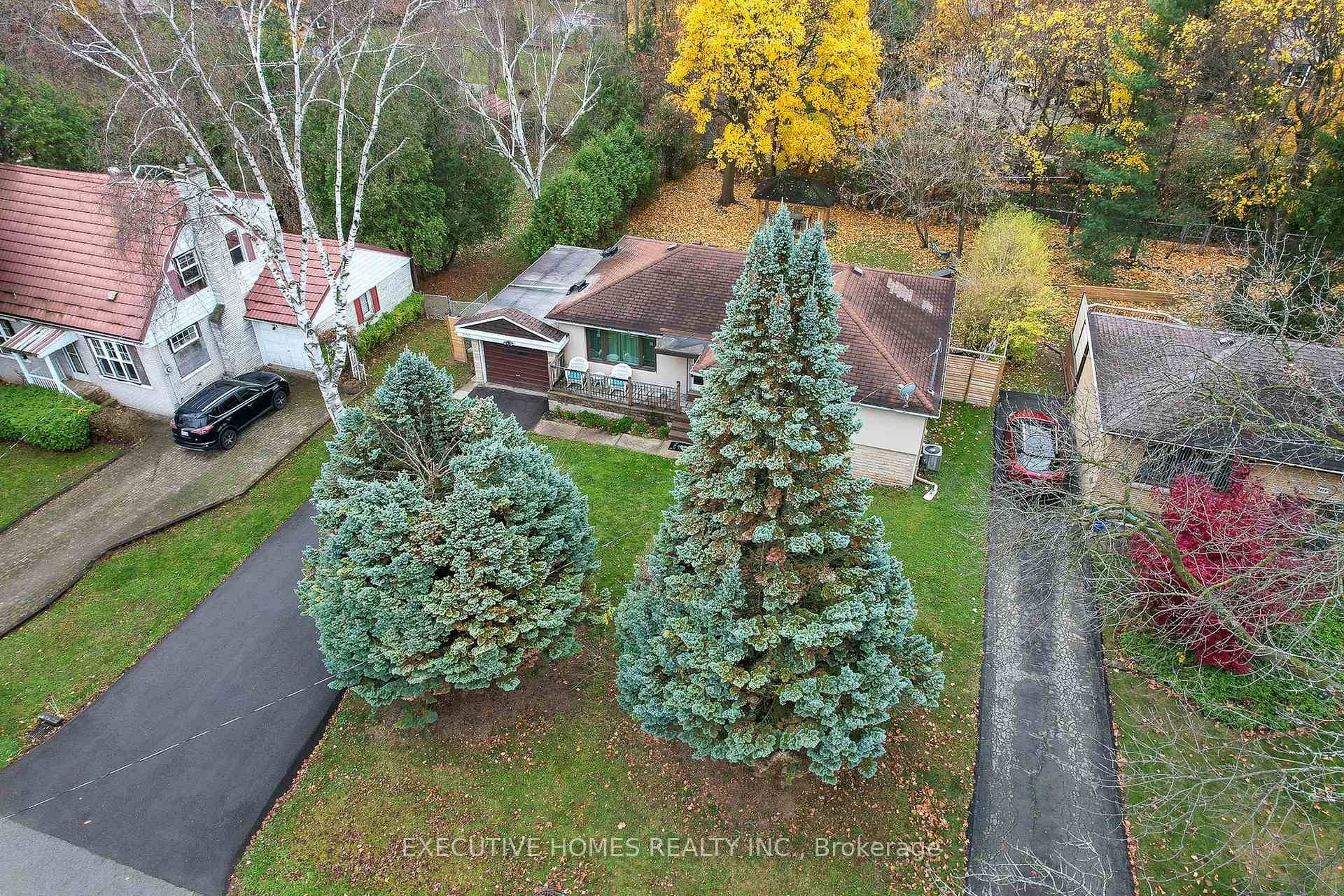View Virtual Tour Online Brochure Floor Plan Survey all Attached True Muskoka in the City This captivating Upgraded Top to Bottom3 1Br, 3 Washroom Rare Raised Bungalow has Approx.