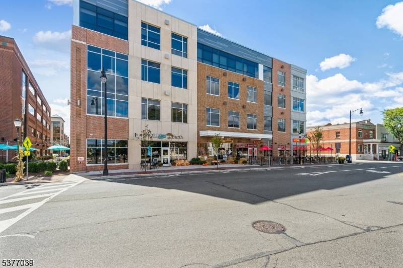 UNBELIEVABLE NEW CLASS A MIXED USE BLDG SOMERVILLE COMMONS BUILT IN 2020 ON EAST MAIN STREET DIRECTLY ACCROSS FROM SOMERSET COUNTY COURT HOUSE AND ADMINISTRATION BLDG, 2 BLOCKS FROM NJ ...